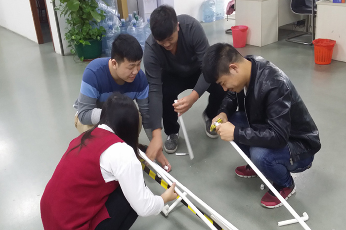 圣元電器團(tuán)隊集體合作