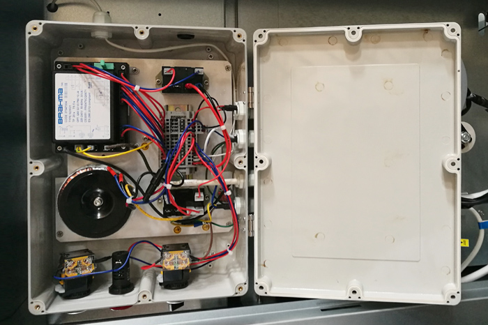 環(huán)形變壓器用于加熱養(yǎng)殖設備上