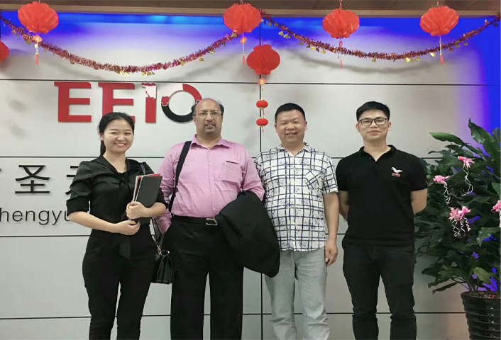 印度朋友Mr K R專(zhuān)程來(lái)訪問(wèn)考察調(diào)光玻璃電源