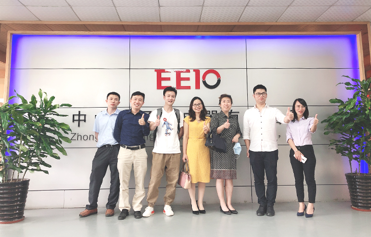 深圳趙總及她的伙伴們來訪圣元電器學(xué)習(xí)交流。