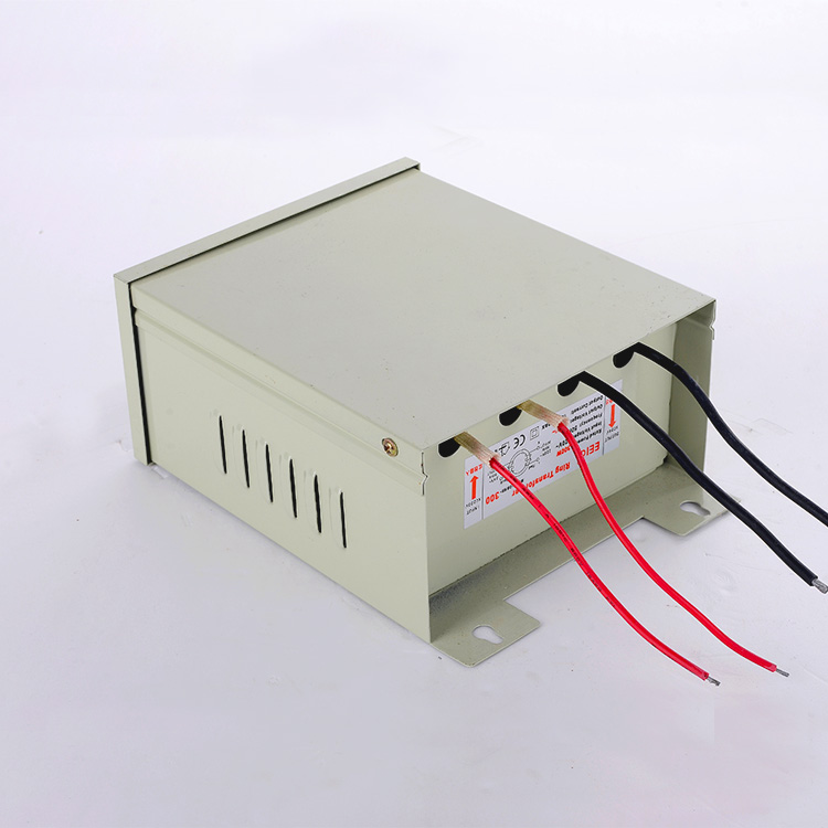 EEIO-FY綠黃壁掛殼500W防雨變壓器（防雨變壓器可以長(zhǎng)時(shí)間放置水中嗎）